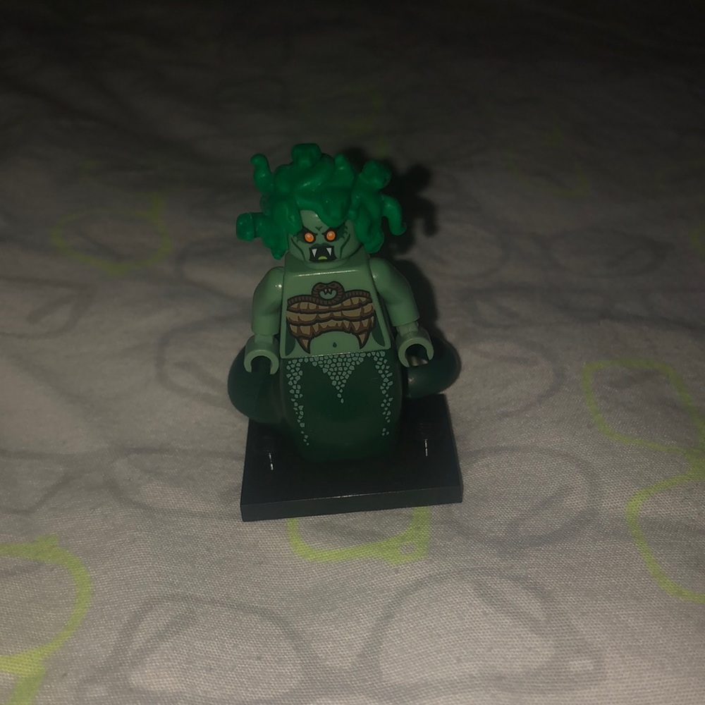 LEGO SERIES 10 COLLECTIBLE MINI-FIGURE MEDUSA